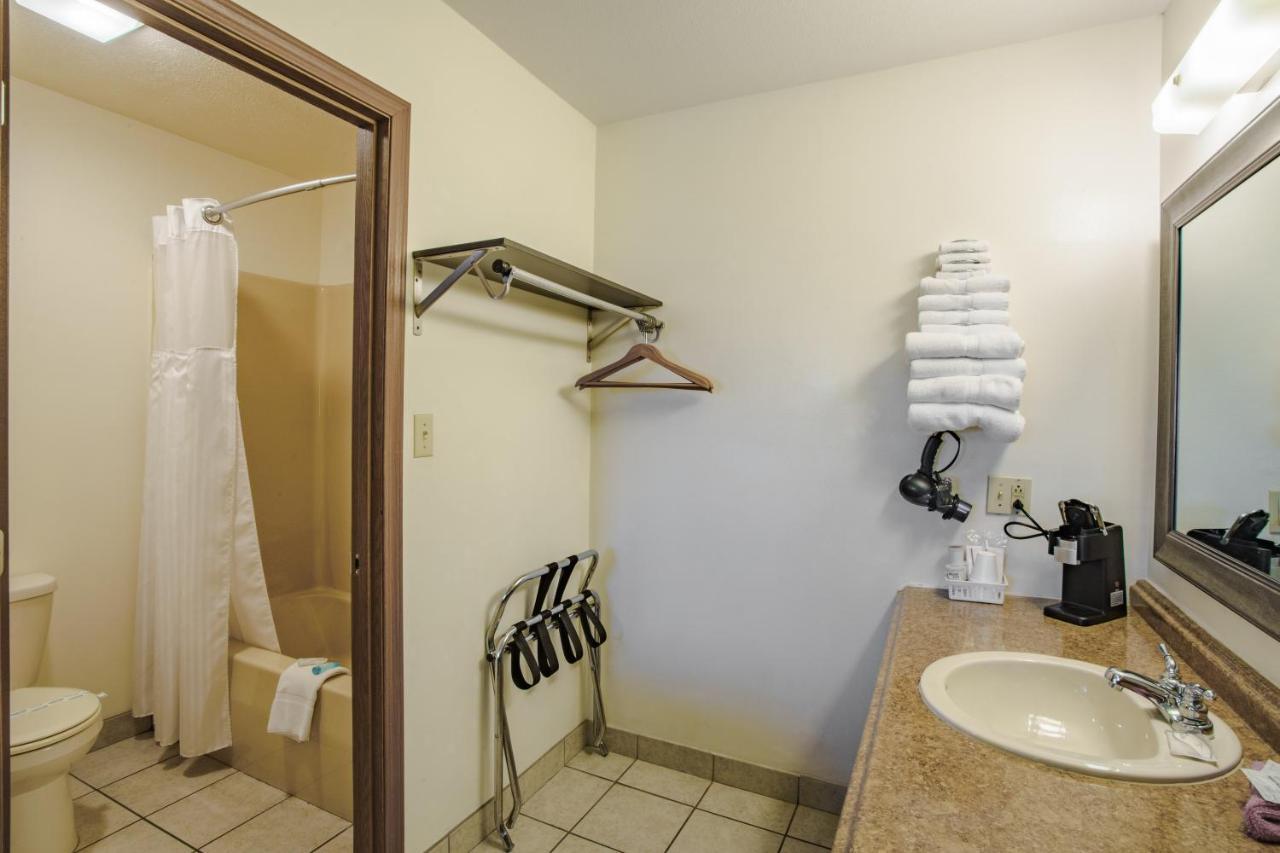 Shady Acre Inn And Suites Branson West Eksteriør billede