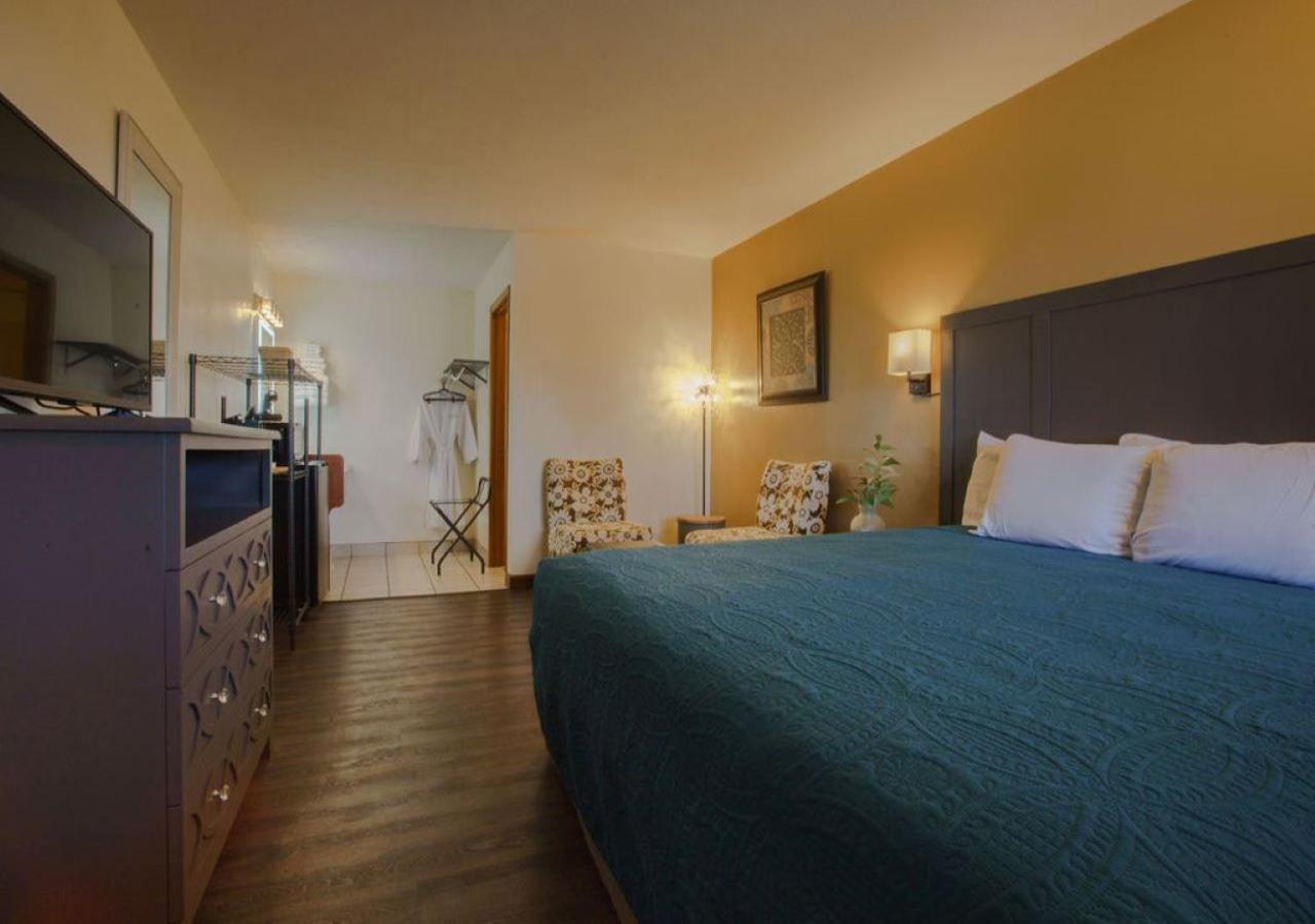 Shady Acre Inn And Suites Branson West Eksteriør billede