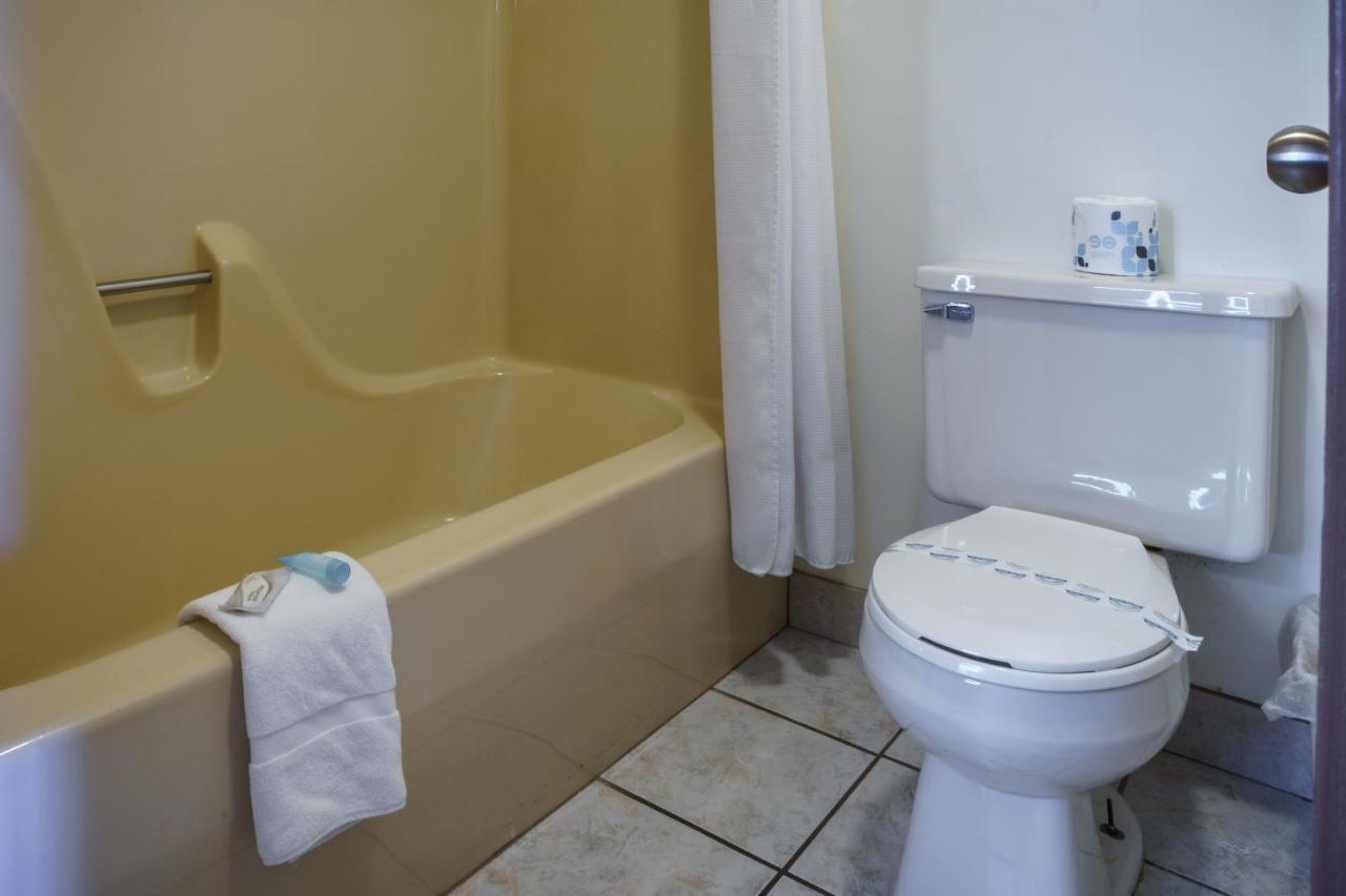 Shady Acre Inn And Suites Branson West Eksteriør billede