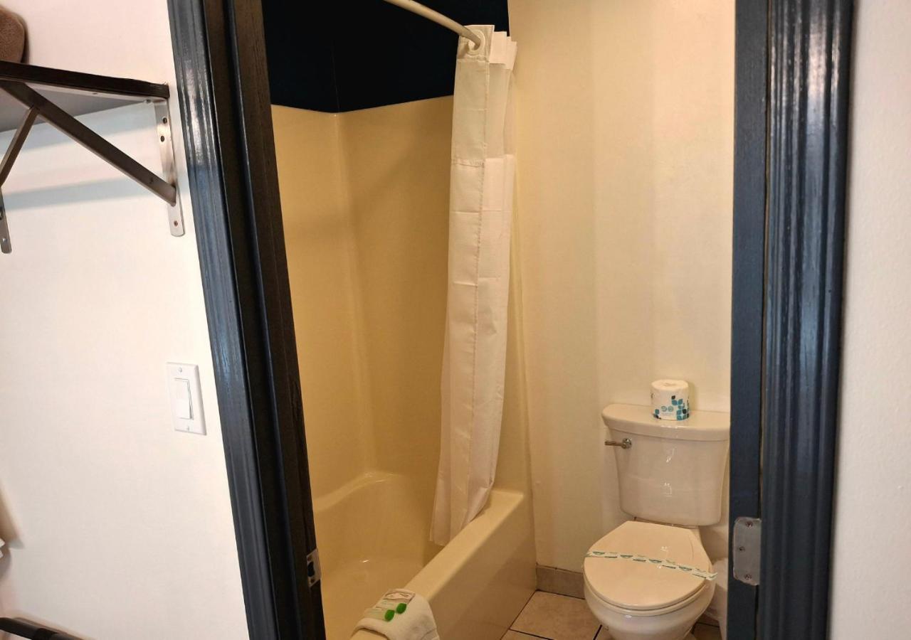 Shady Acre Inn And Suites Branson West Eksteriør billede