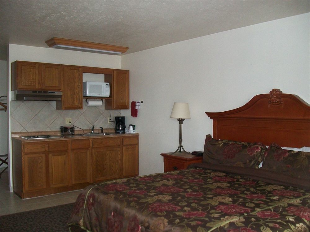 Shady Acre Inn And Suites Branson West Eksteriør billede
