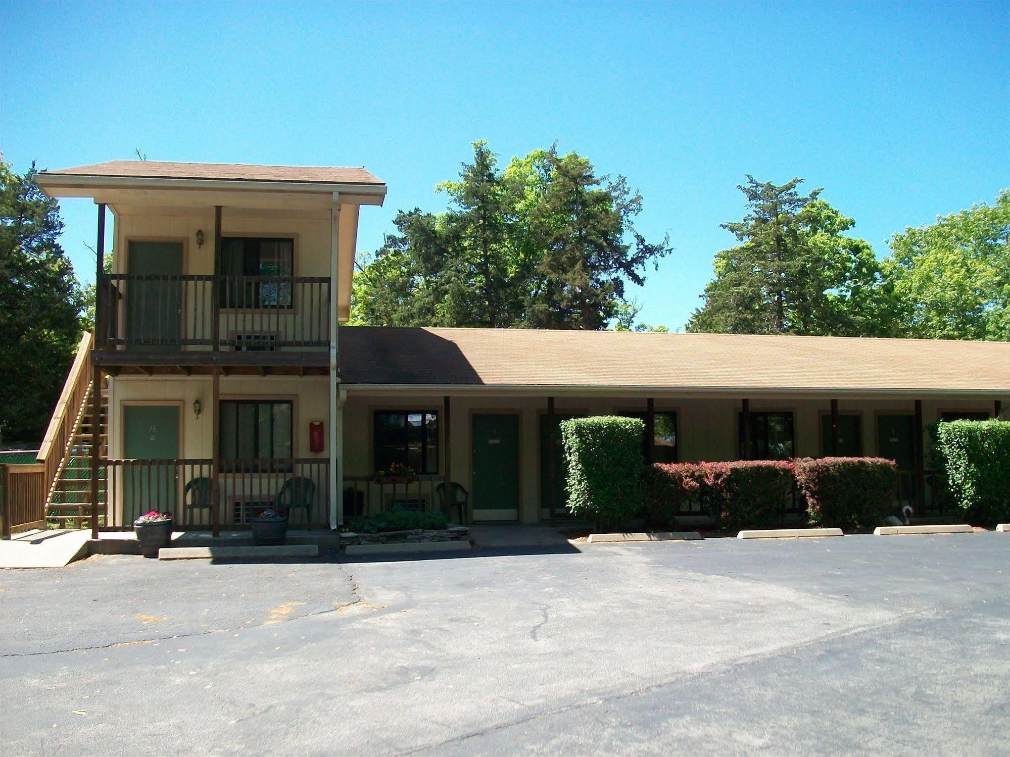 Shady Acre Inn And Suites Branson West Eksteriør billede
