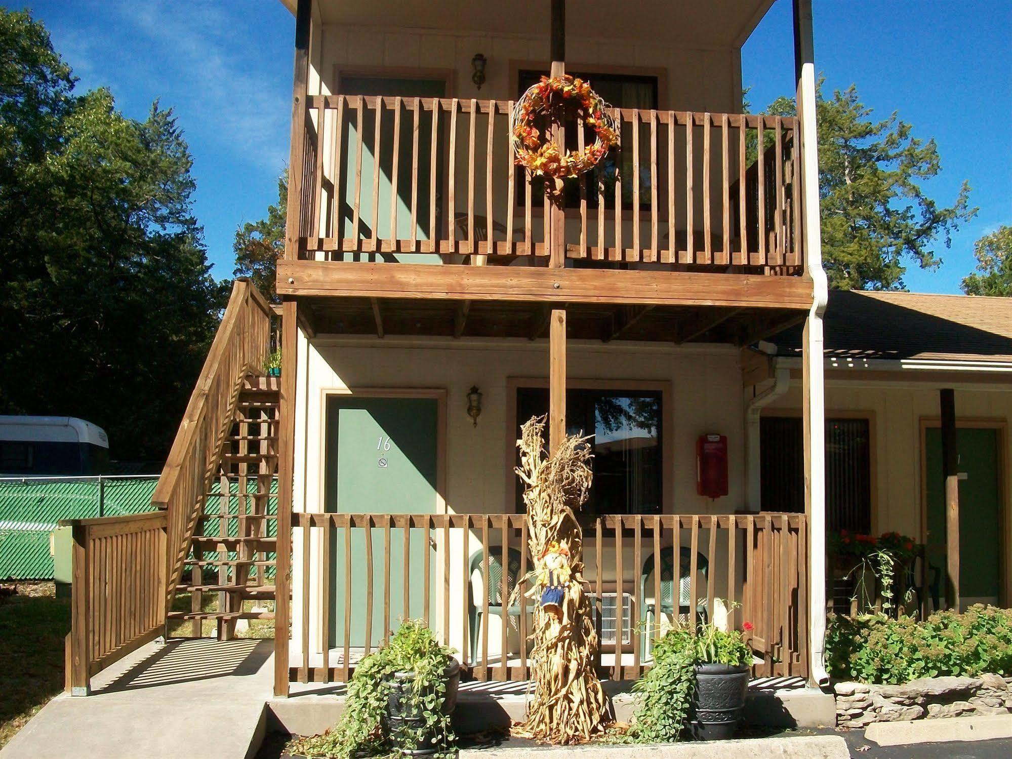 Shady Acre Inn And Suites Branson West Eksteriør billede