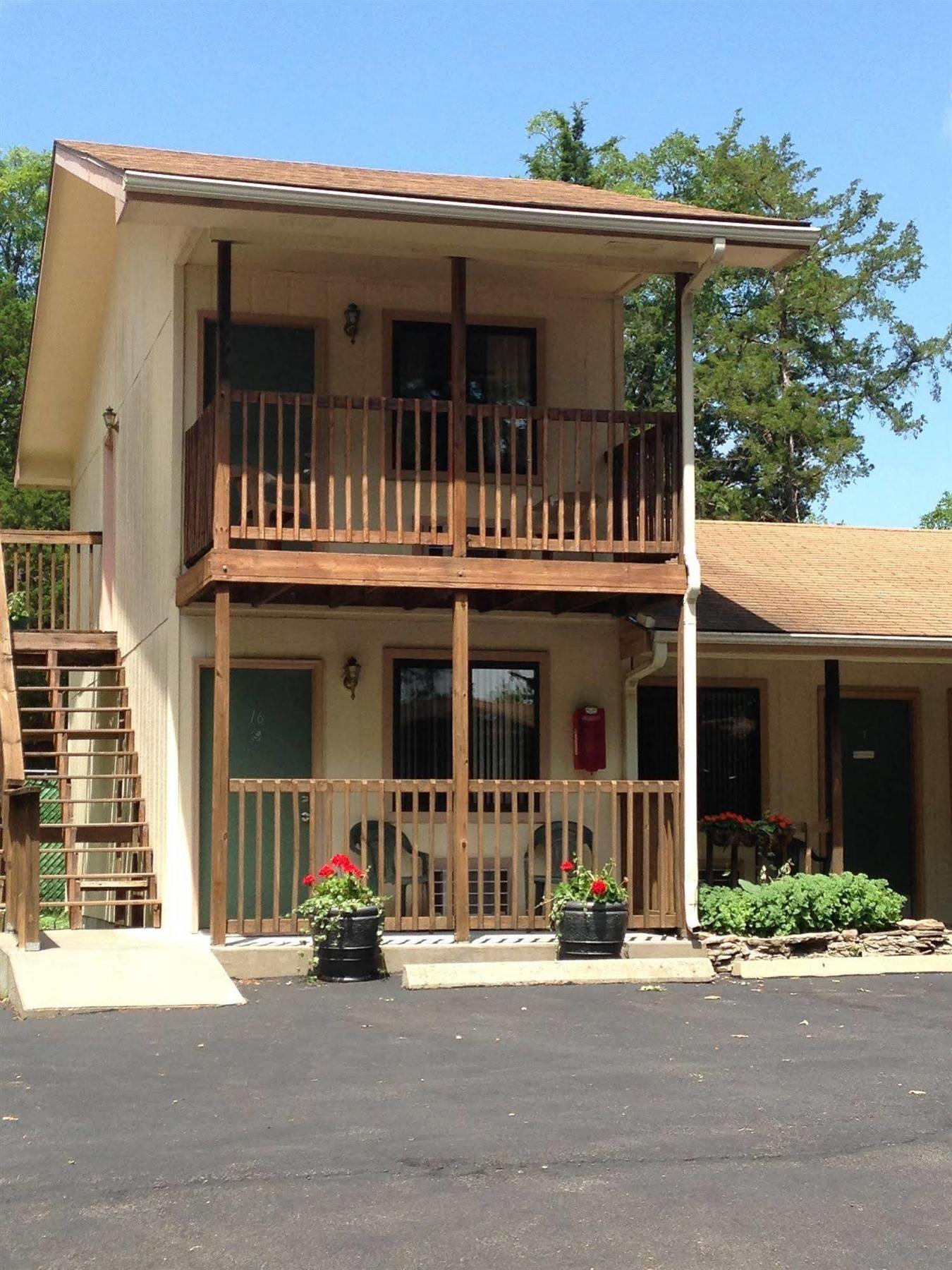 Shady Acre Inn And Suites Branson West Eksteriør billede